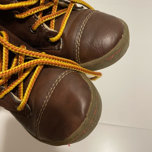 OshKosh B'Gosh Eddy 14 Lace Up Boot NWOT Size Toddler US 7 Brown Faux Fur - Picture 4 of 8